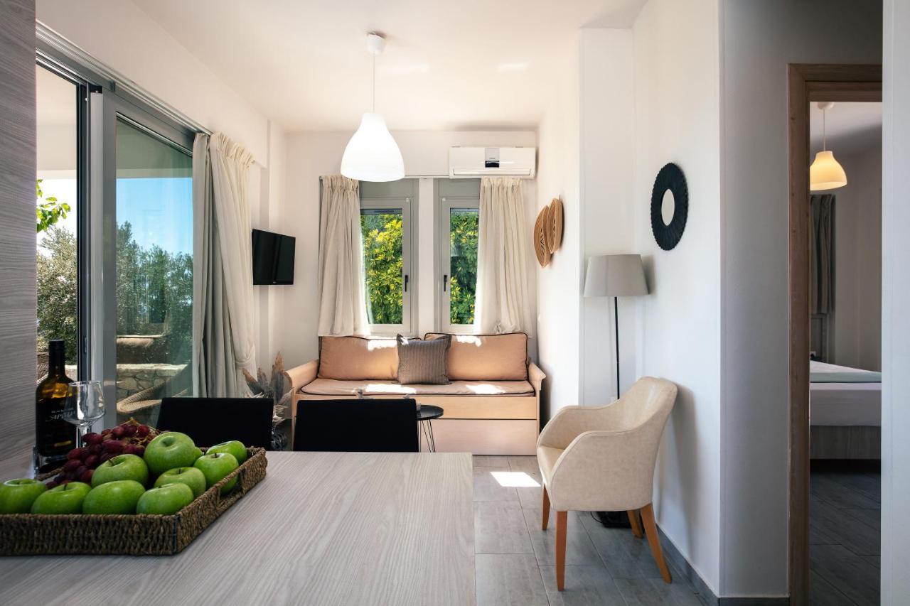 Evgoro Luxury Suites Agia Galini  Exterior photo